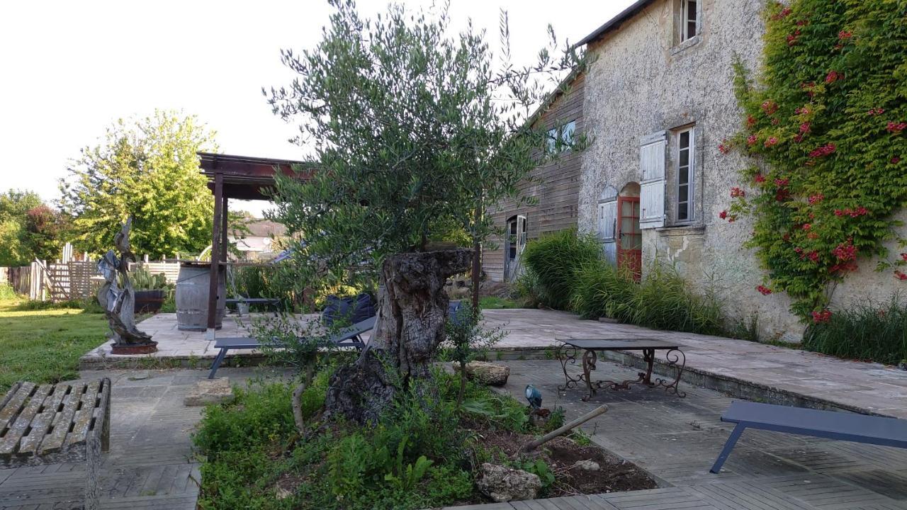 Le Manoir De Gatines Bed & Breakfast Tigne Exterior photo